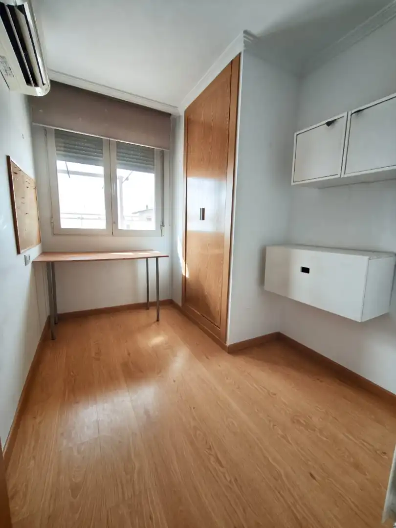 Habitación de Ático en venta en Albacete con Aire acondicionado, Calefacción y Parquet