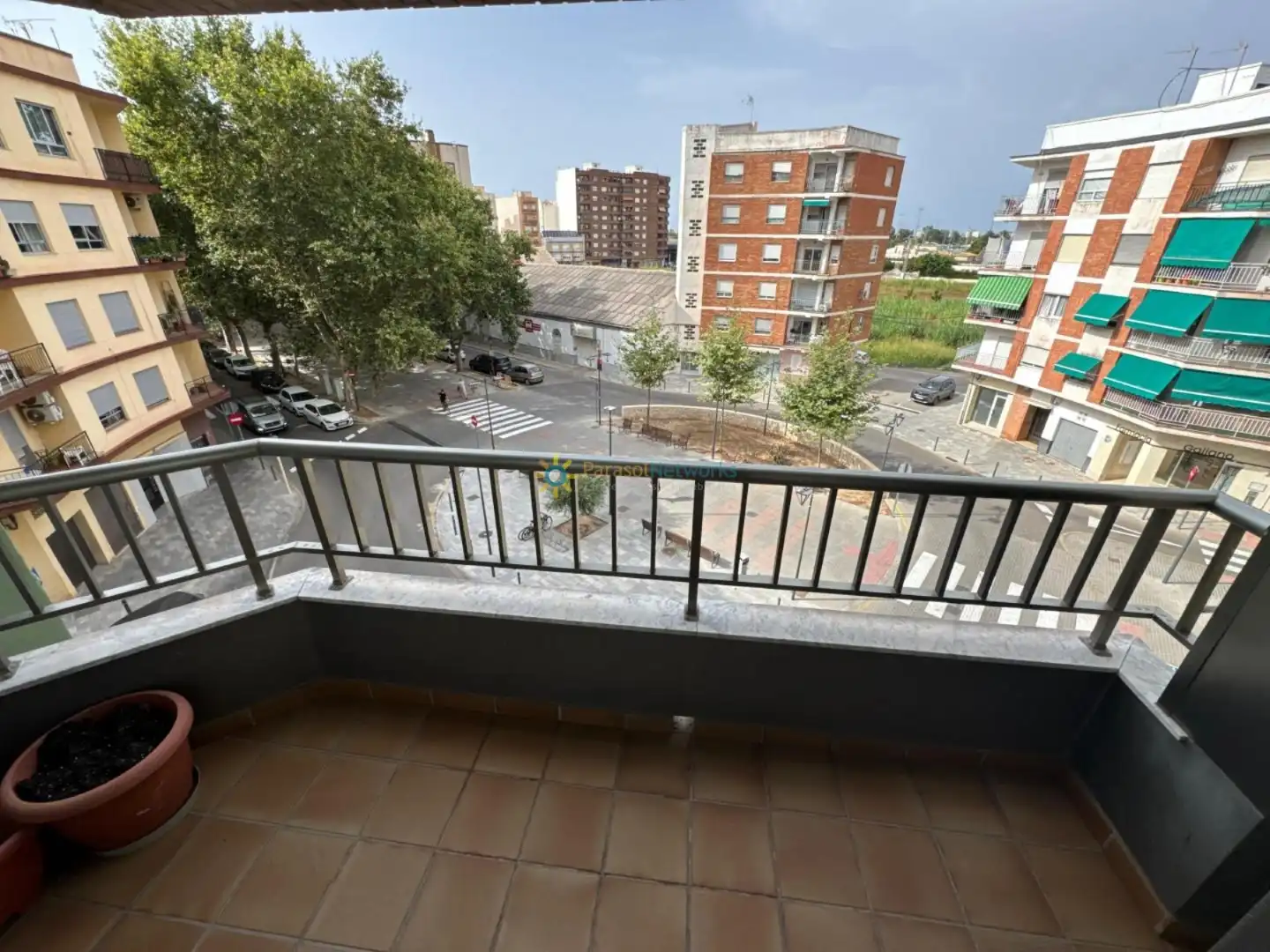 Exterior view of Flat for rent in Oliva  with Balcony