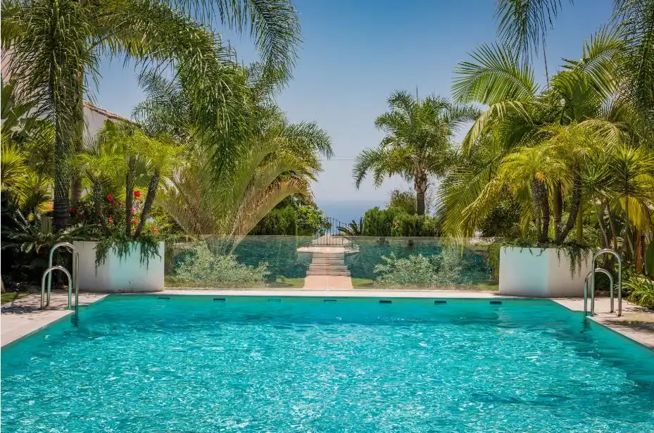 Piscina de Apartament de lloguer en Marbella amb Aire condicionat, Calefacció i Parquet