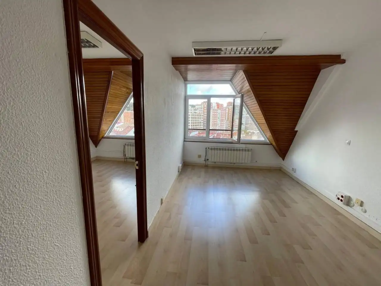 Büro zur Miete in Burgos mit Heizung