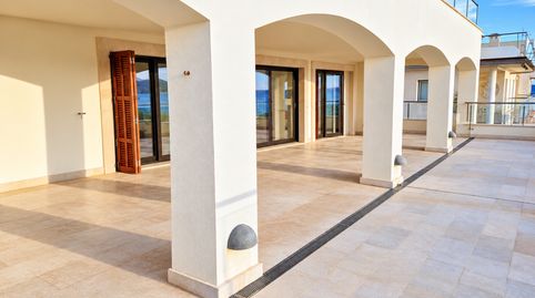Se ofrece en alquiler de larga duración esta amplia y cuidada vivienda situada en Cala Ratjada, Mallorca, con bonitas vistas al pu, image 2