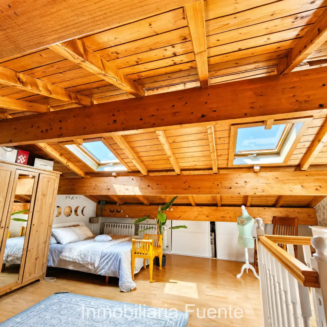Schlafzimmer von Einfamilien-Reihenhaus zum Verkauf in Muskiz mit Heizung, Privatgarten und Terrasse