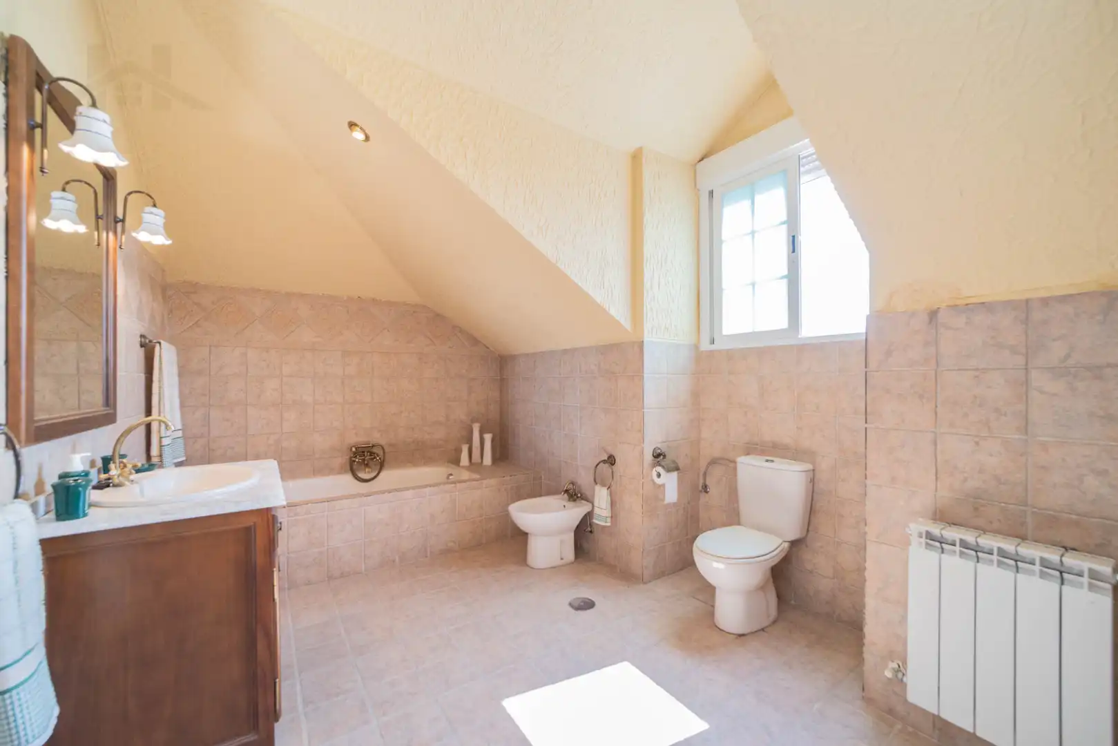 Bathroom of Houses for sale in Griñón  with Air Conditioner, Heating and Private garden