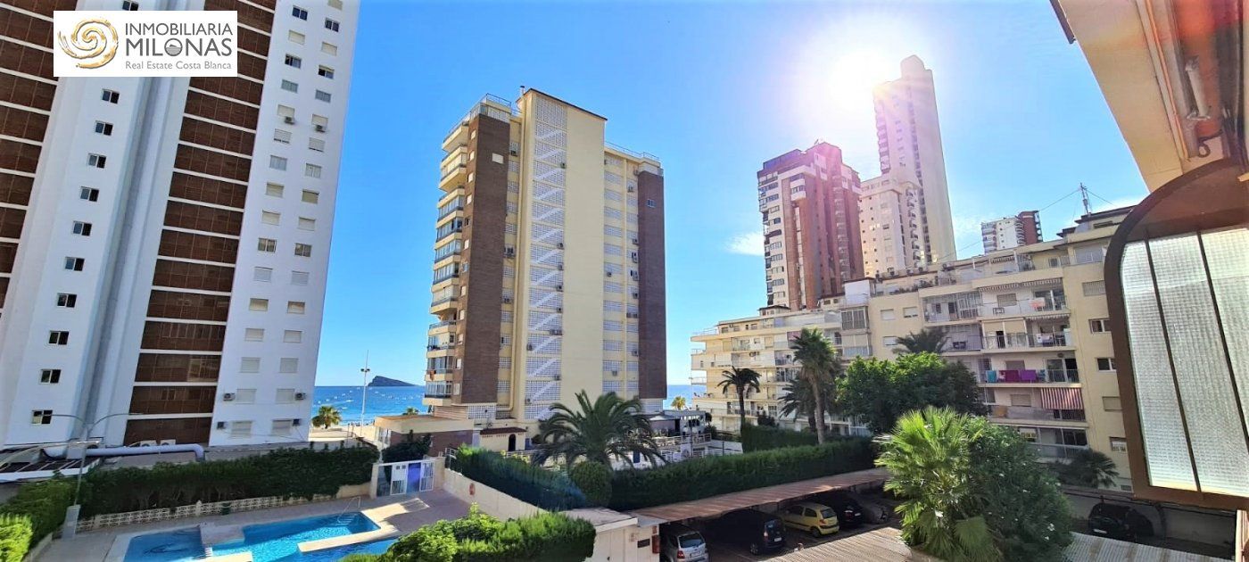 Vista exterior de Apartament en venda en Benidorm amb Aire condicionat i Calefacció