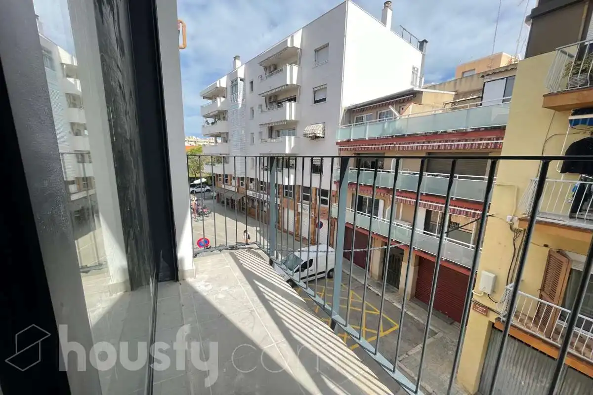 Vista exterior de Piso en venta en Vilanova i la Geltrú con Aire acondicionado, Calefacción y Parquet