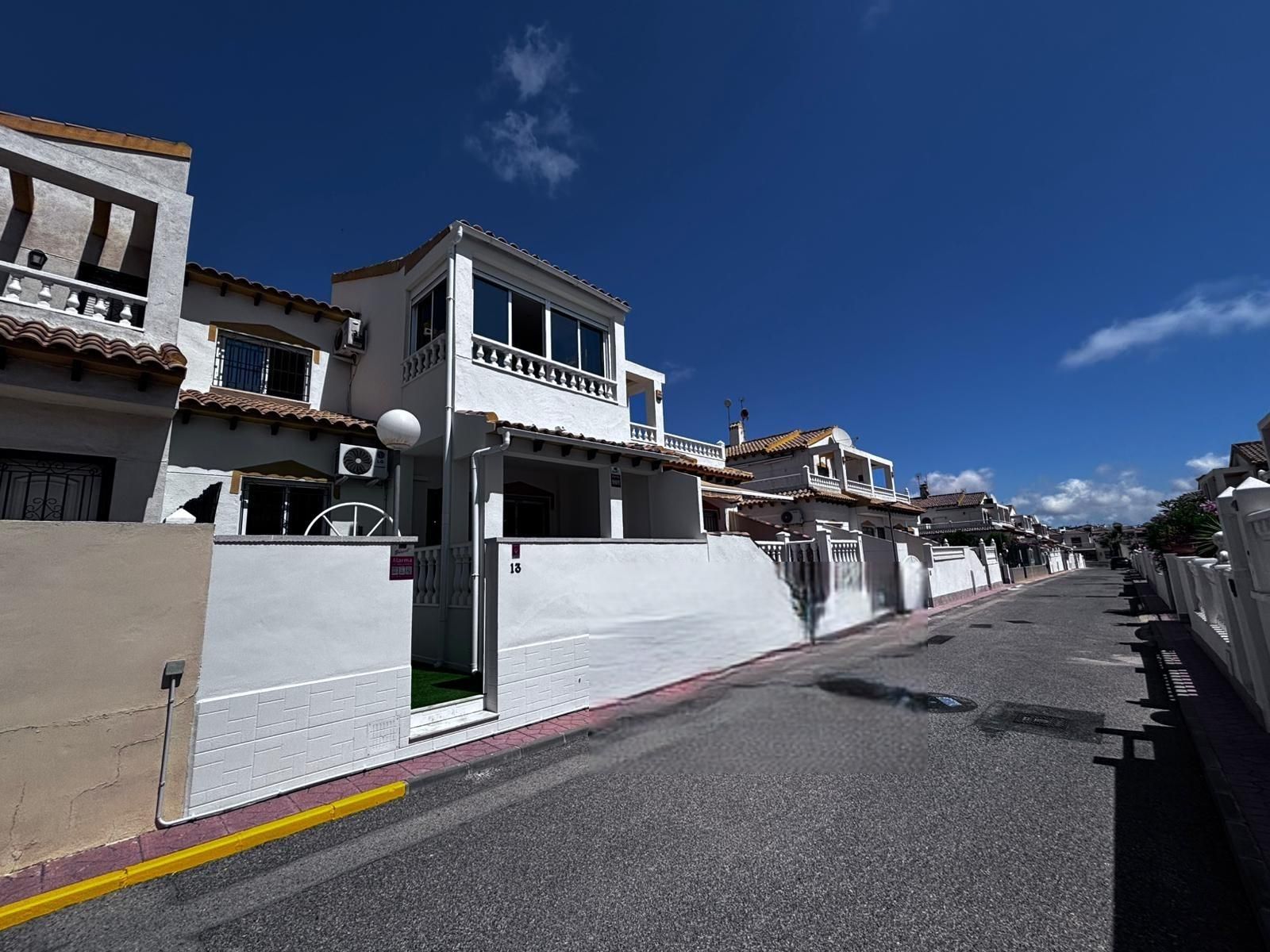 Exterior view of House or chalet for sale in Orihuela  with Air Conditioner, Private garden and Terrace