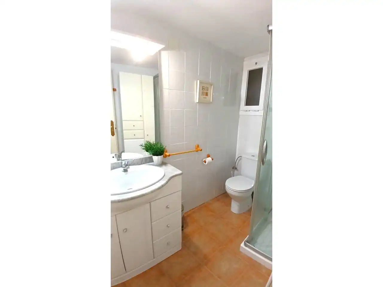 Bany de Apartament de lloguer en Cambrils amb Aire condicionat, Parquet i Terrassa