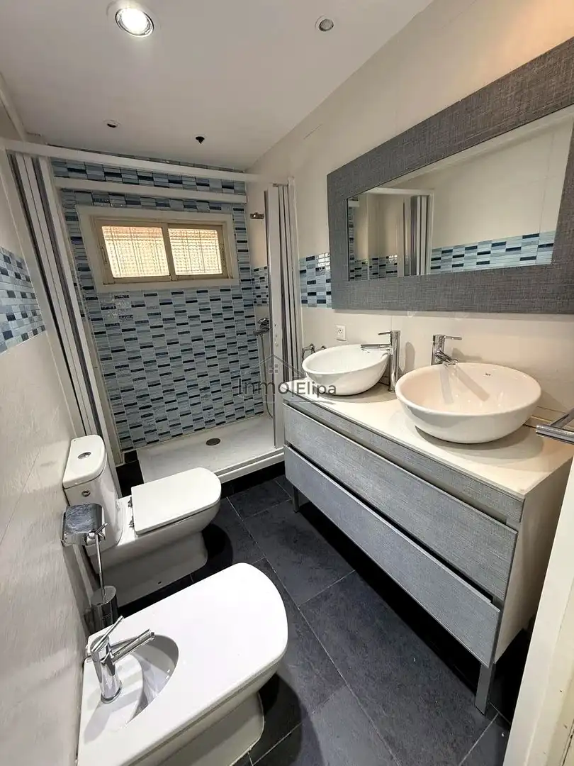 Baño de Piso en venta en Madrid con Calefacción y Terraza