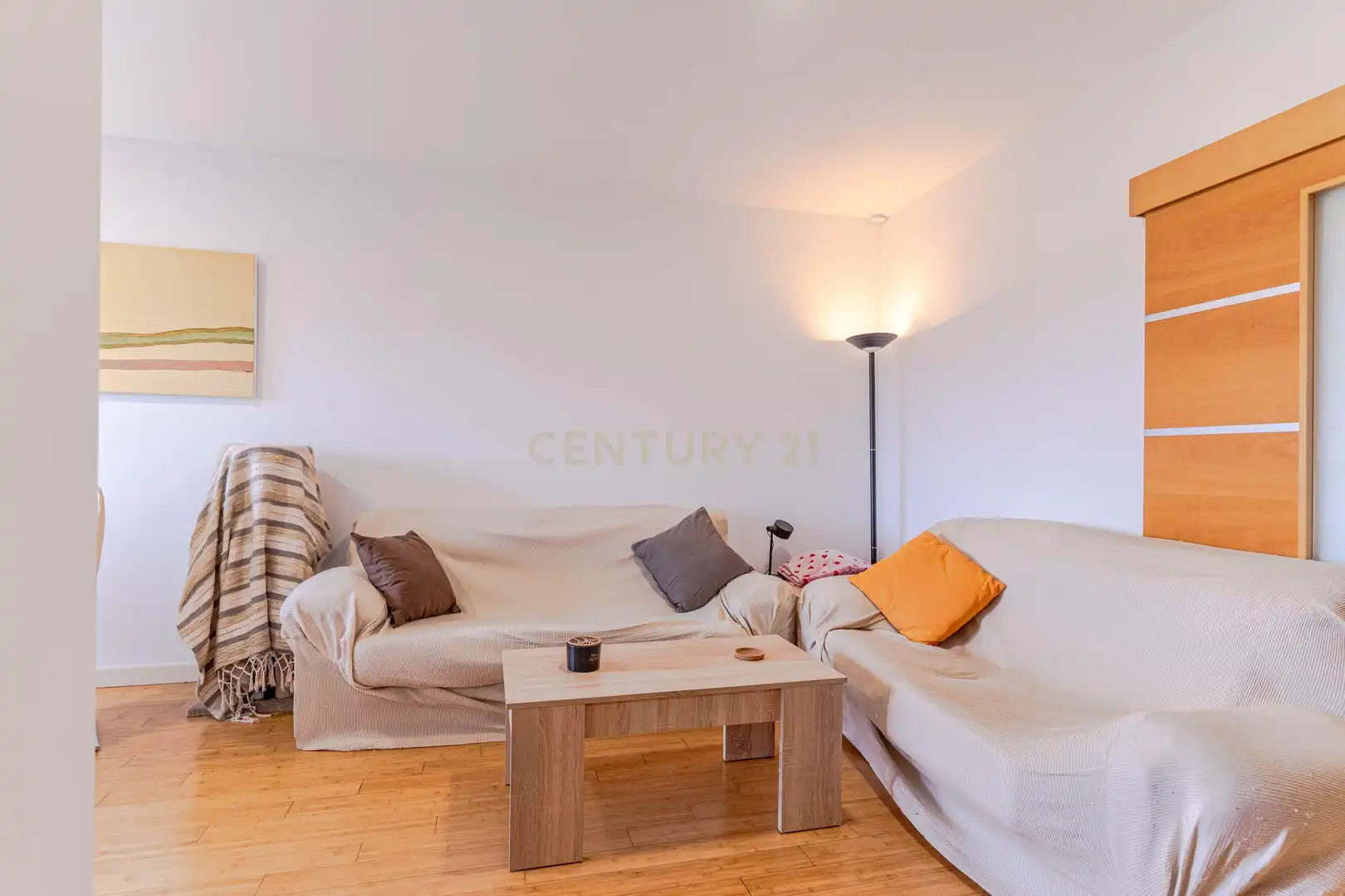 Sala de estar de Piso en venta en Granada con Jardín privado, Trastero y Piscina comunitaria