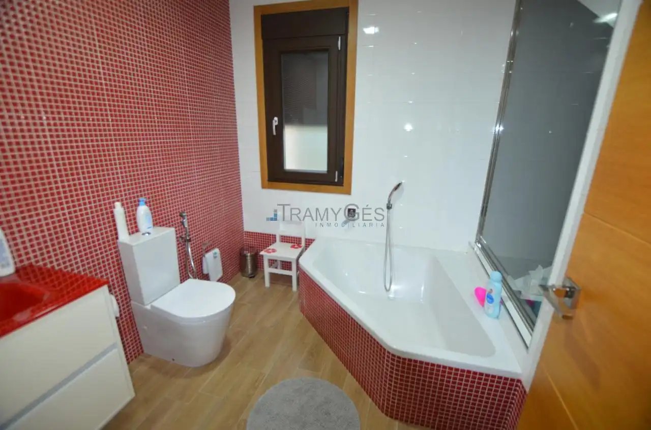Baño de Casa o chalet en venta en Tui con Calefacción, Jardín privado y Terraza