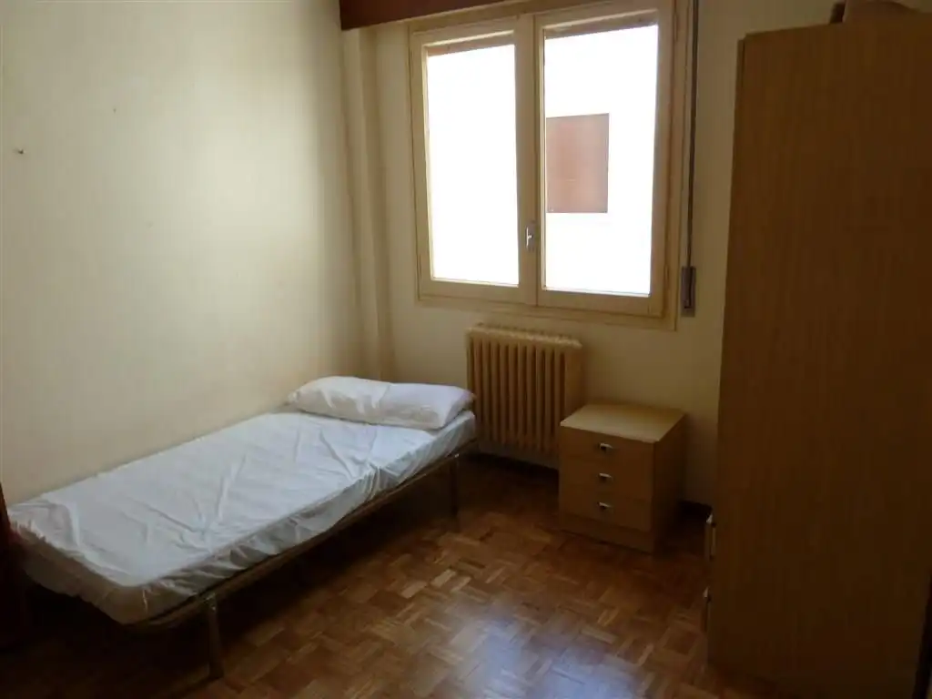 Flat for rent in Calle Río Ega, Azpilañaga