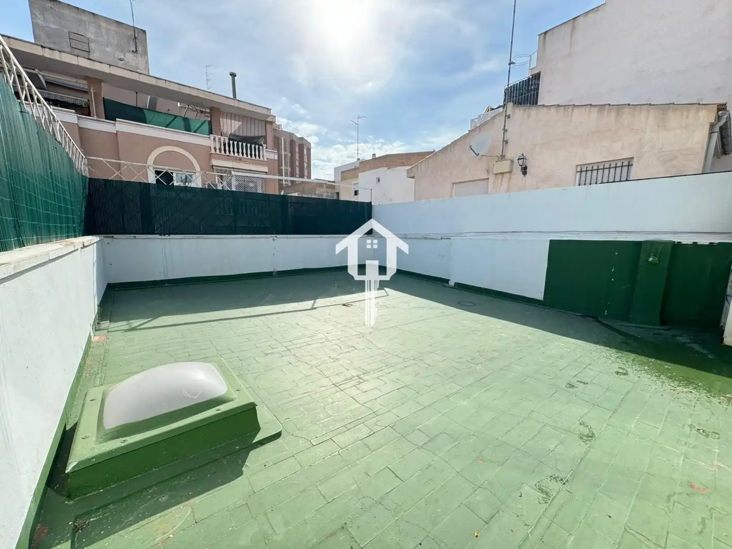 Vista exterior de Casa adosada en venta en Alicante / Alacant con Terraza, Trastero y Amueblado