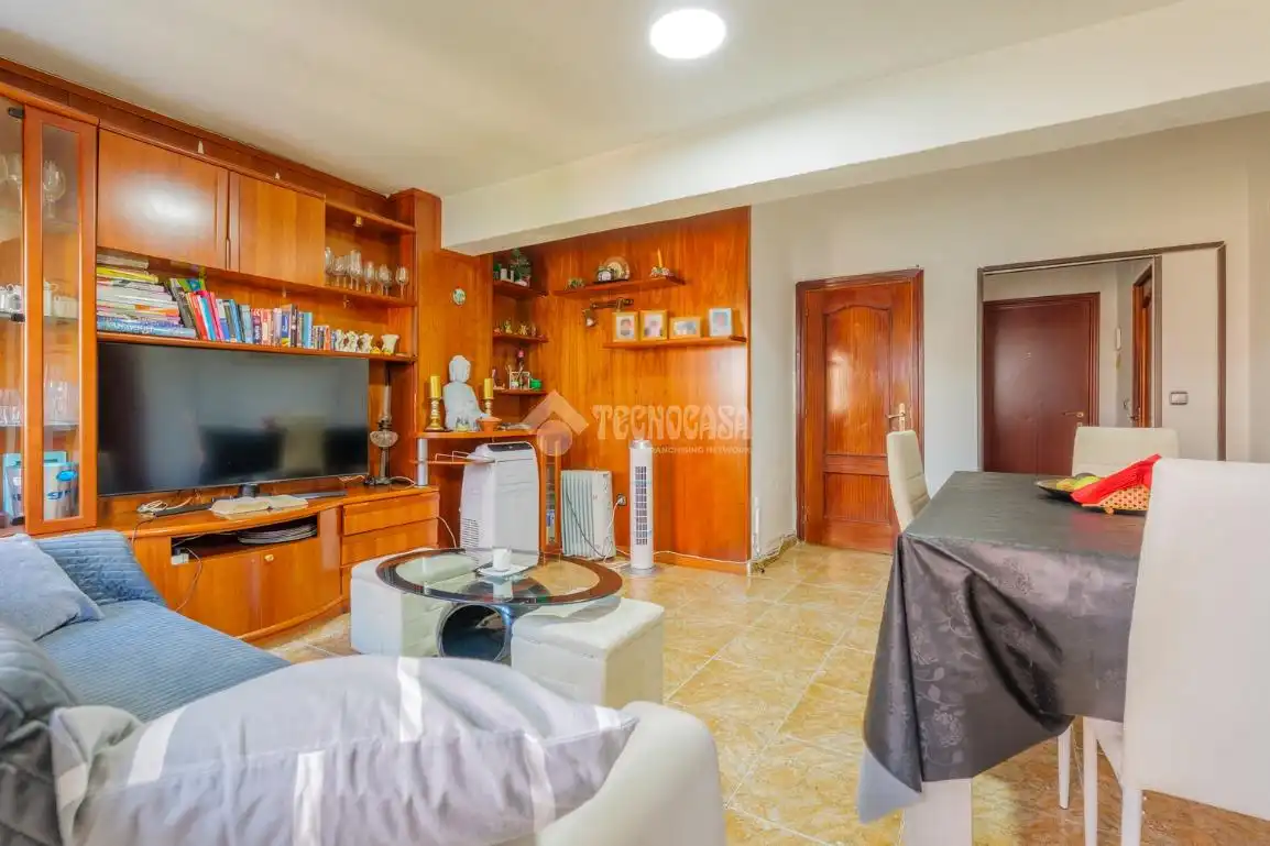 Sala d'estar de Pis en venda en Madrid amb Calefacció