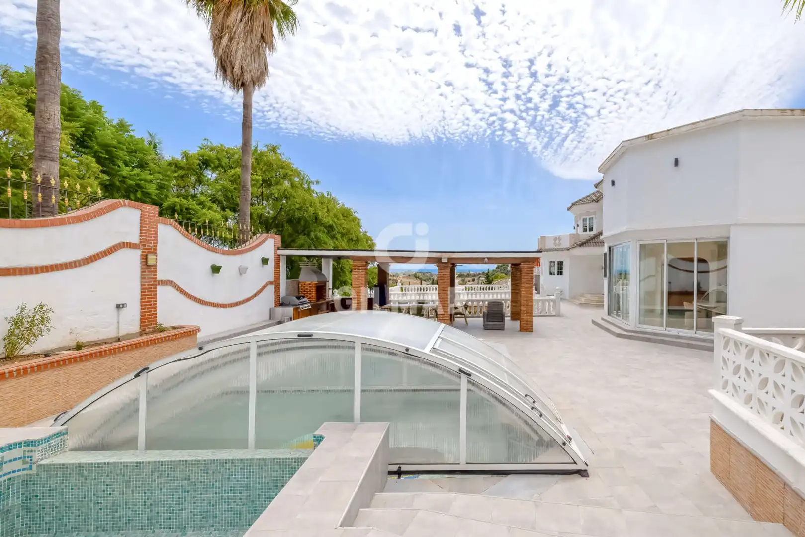 Vista exterior de Casa o chalet en venta en Estepona con Jardín privado y Piscina