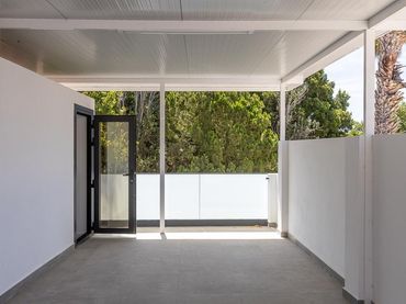Casa aparellada amb balcó en venda a Bailén - Miraflores