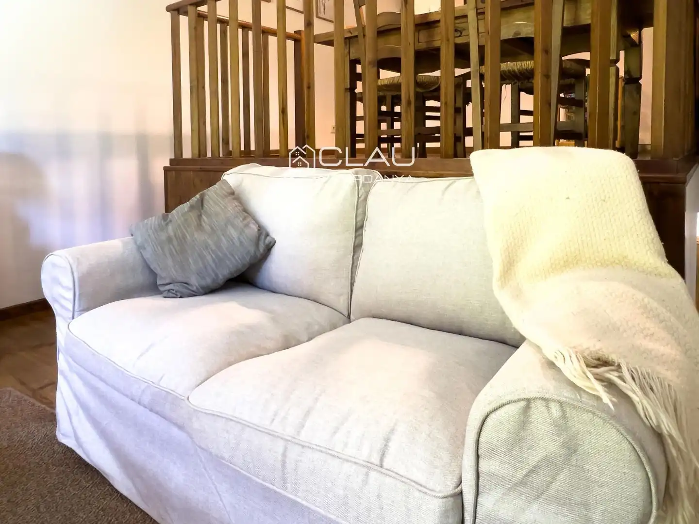 Wohnzimmer von Einfamilien-Reihenhaus zur Miete in Isòvol mit Heizung, Parkett und Terrasse