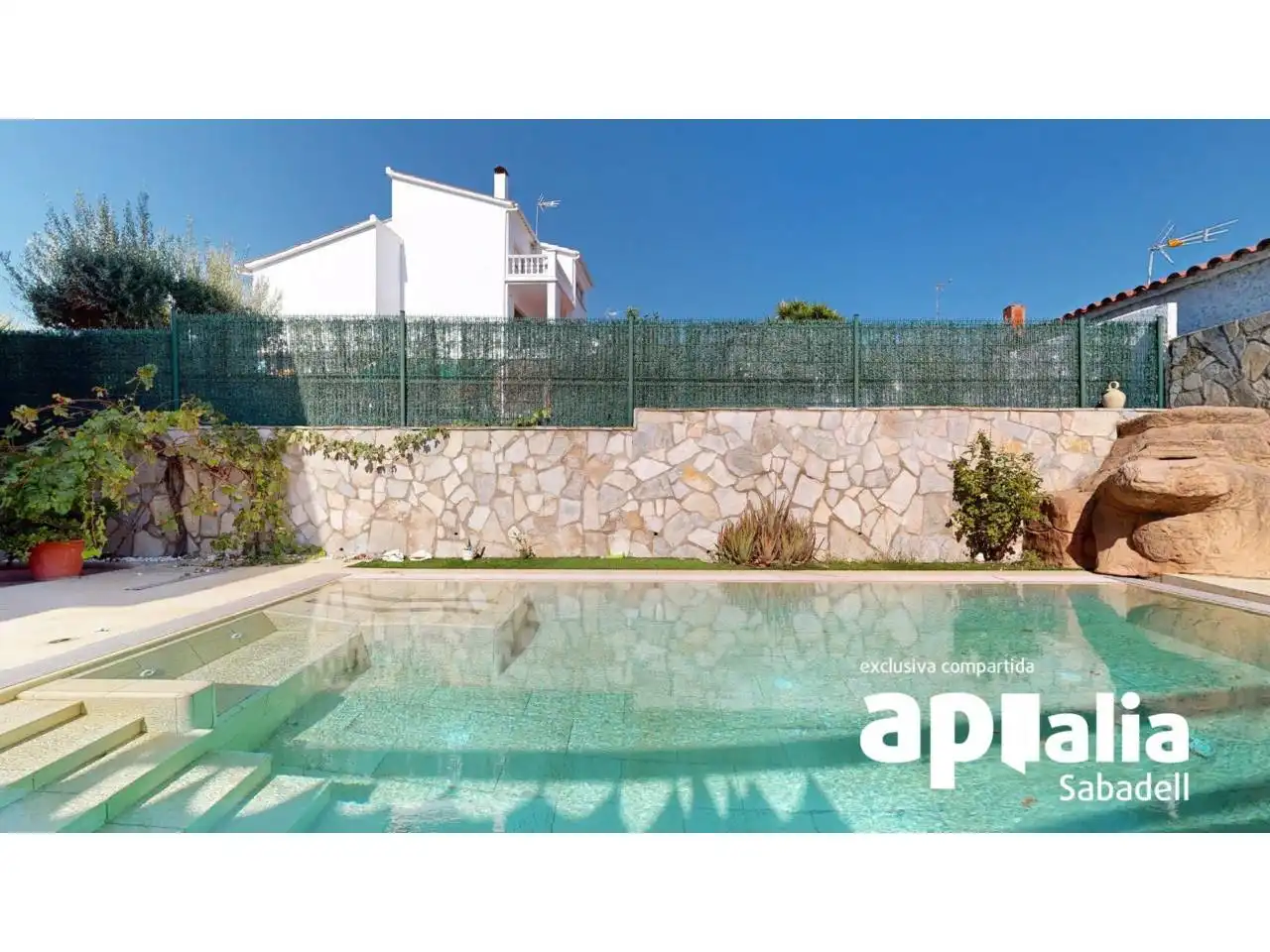 Piscina de Casa o chalet en venta en Barberà del Vallès con Aire acondicionado, Calefacción y Jardín privado