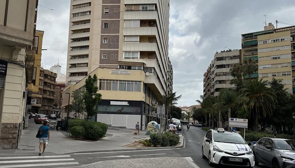 Foto 1 de Oficina en venda a Capitán Amador, Campoamor, Alicante