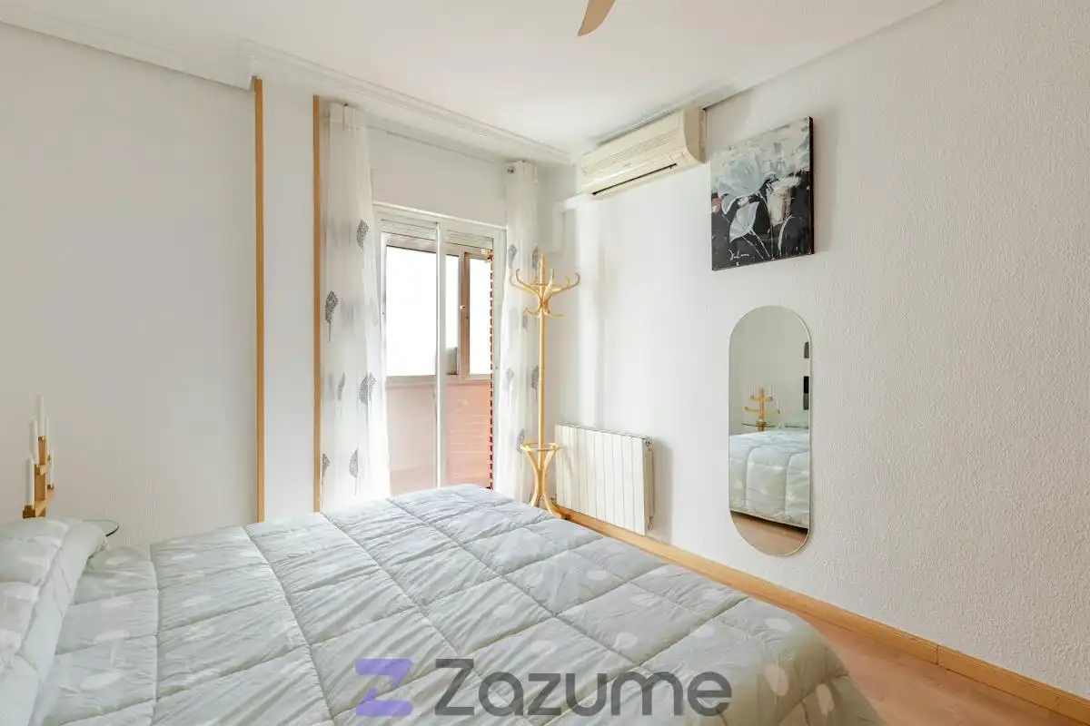 Bedroom of Flat for rent in Puente de Vallecas