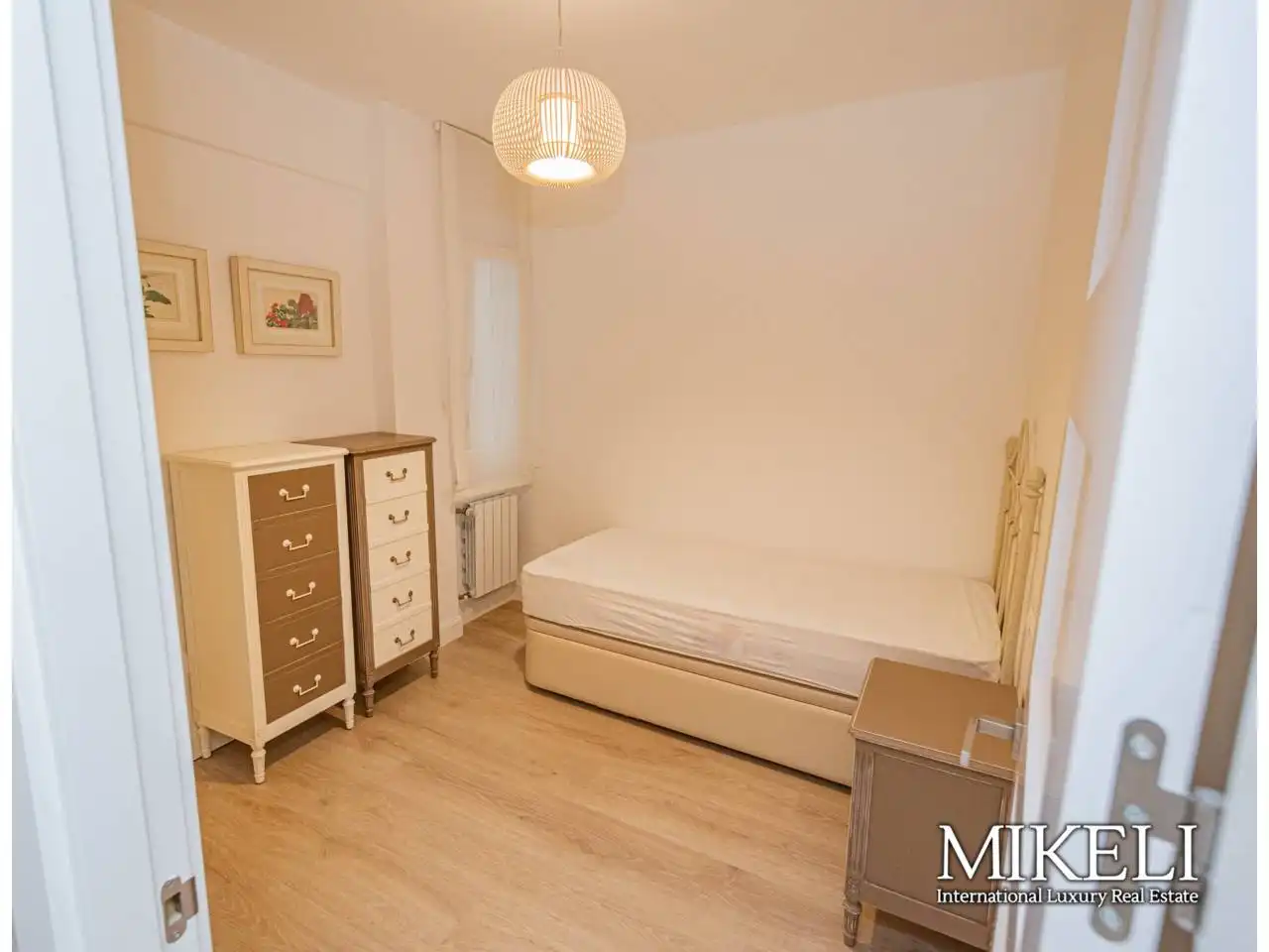 Schlafzimmer von Wohnung zur Miete in Santander mit Heizung und Möbliert