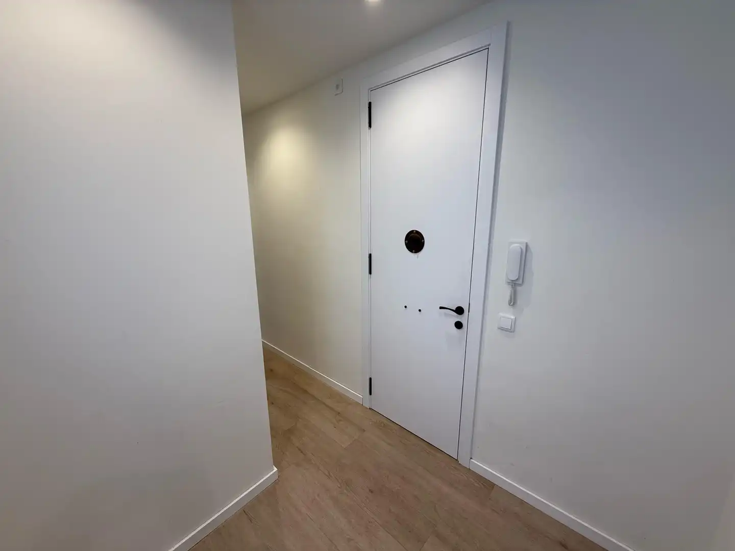 Wohnung zur Miete in Girona mit Klimaanlage, Terrasse und Balkon