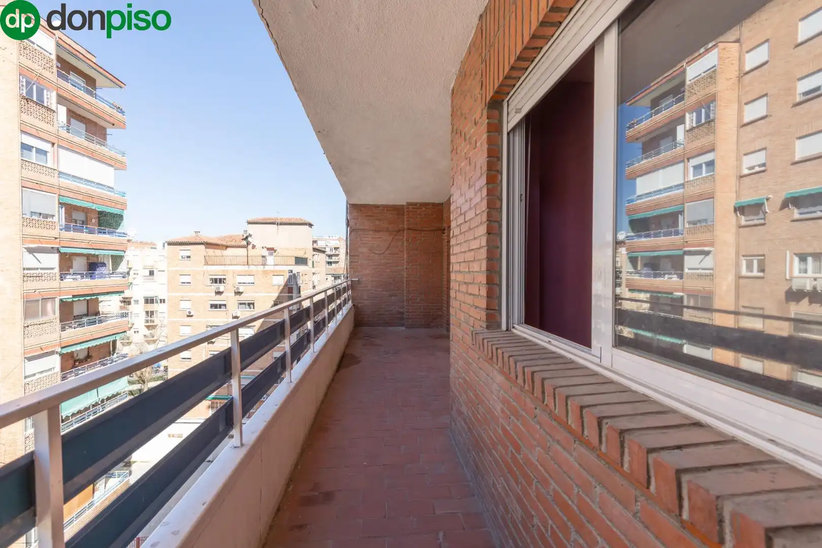 Piso en venta en Calle ALMUÑECAR, 4, Barrio de Zaidín