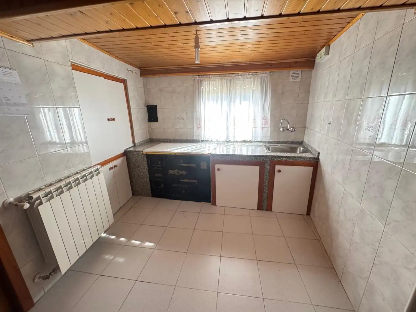 Kitchen of Country homes for sale in Ponferrada  with Private garden, Terrace and Balcony