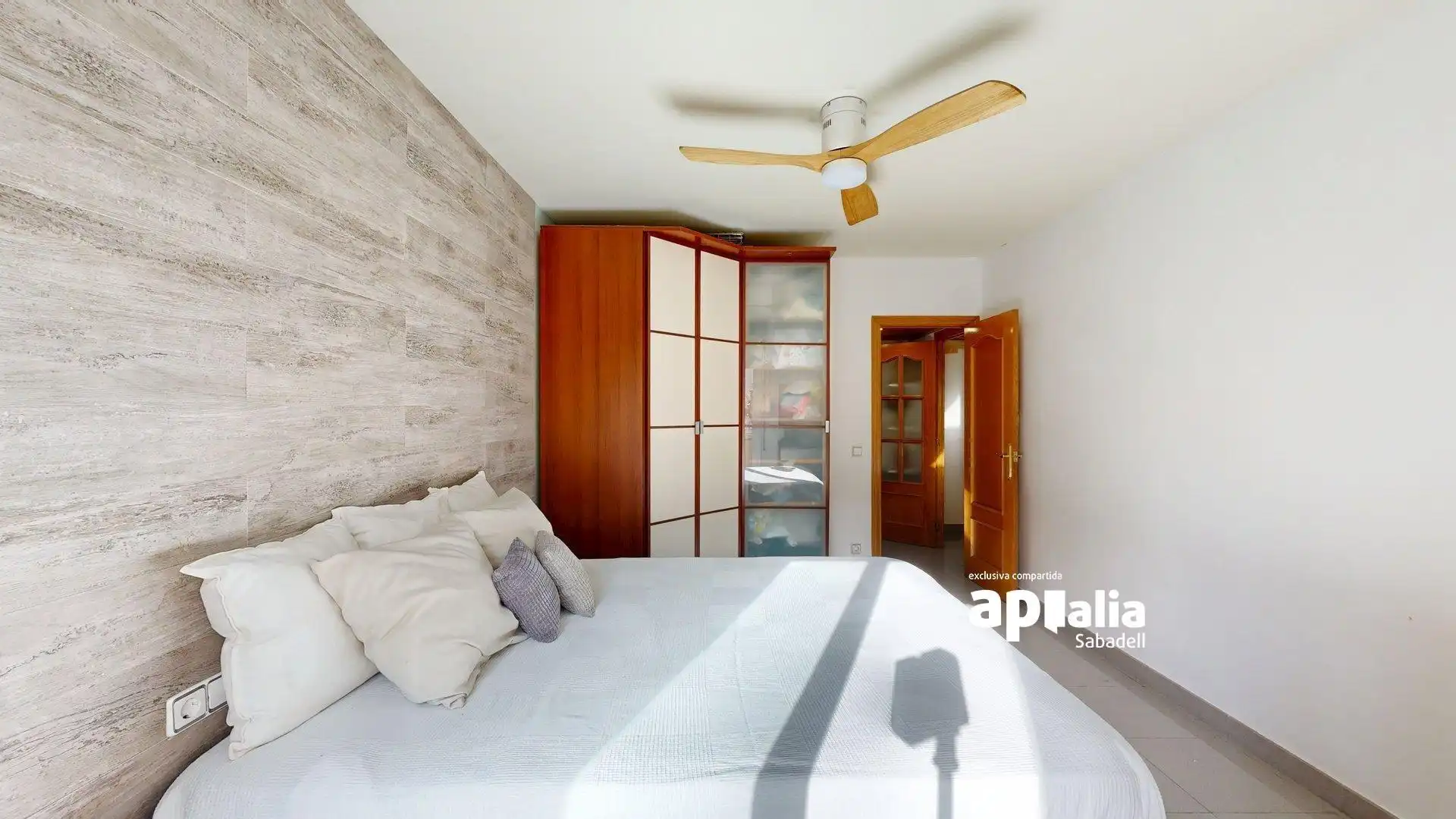 Schlafzimmer von Wohnung zum Verkauf in Barberà del Vallès mit Klimaanlage, Heizung und Balkon