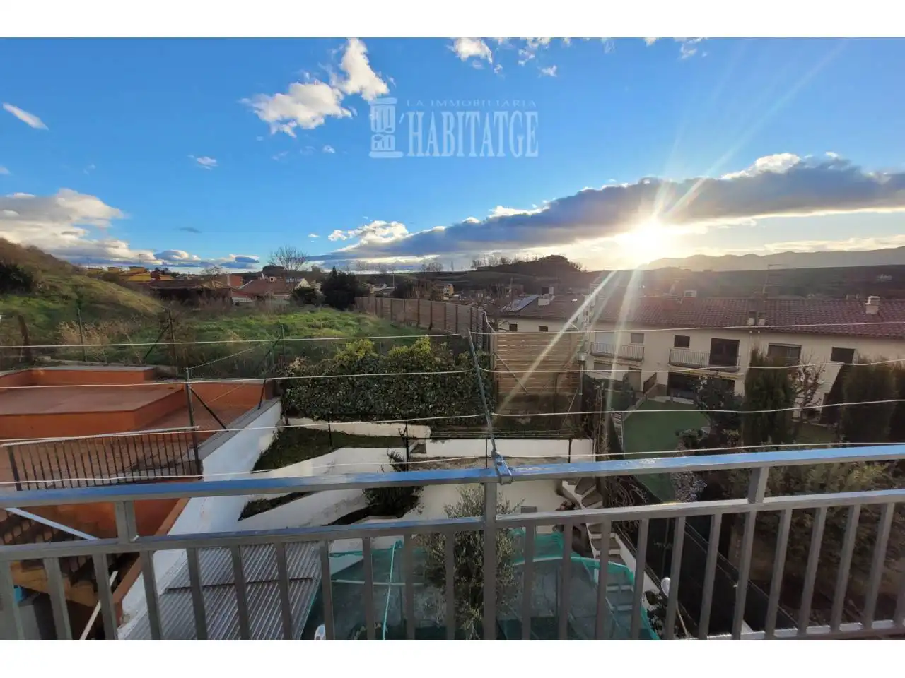Vista exterior de Piso en venta en Torelló con Calefacción, Trastero y Balcón