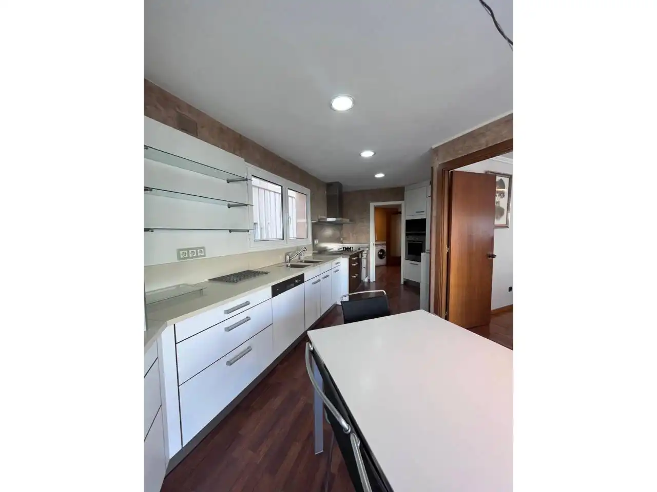 Flat for rent in Travesia Carril, Eixample Nord