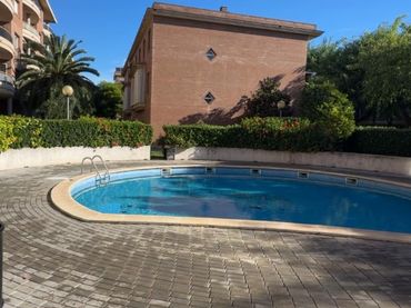 Appartamento con balcone in affitto a Carrer de Soriano Montagut