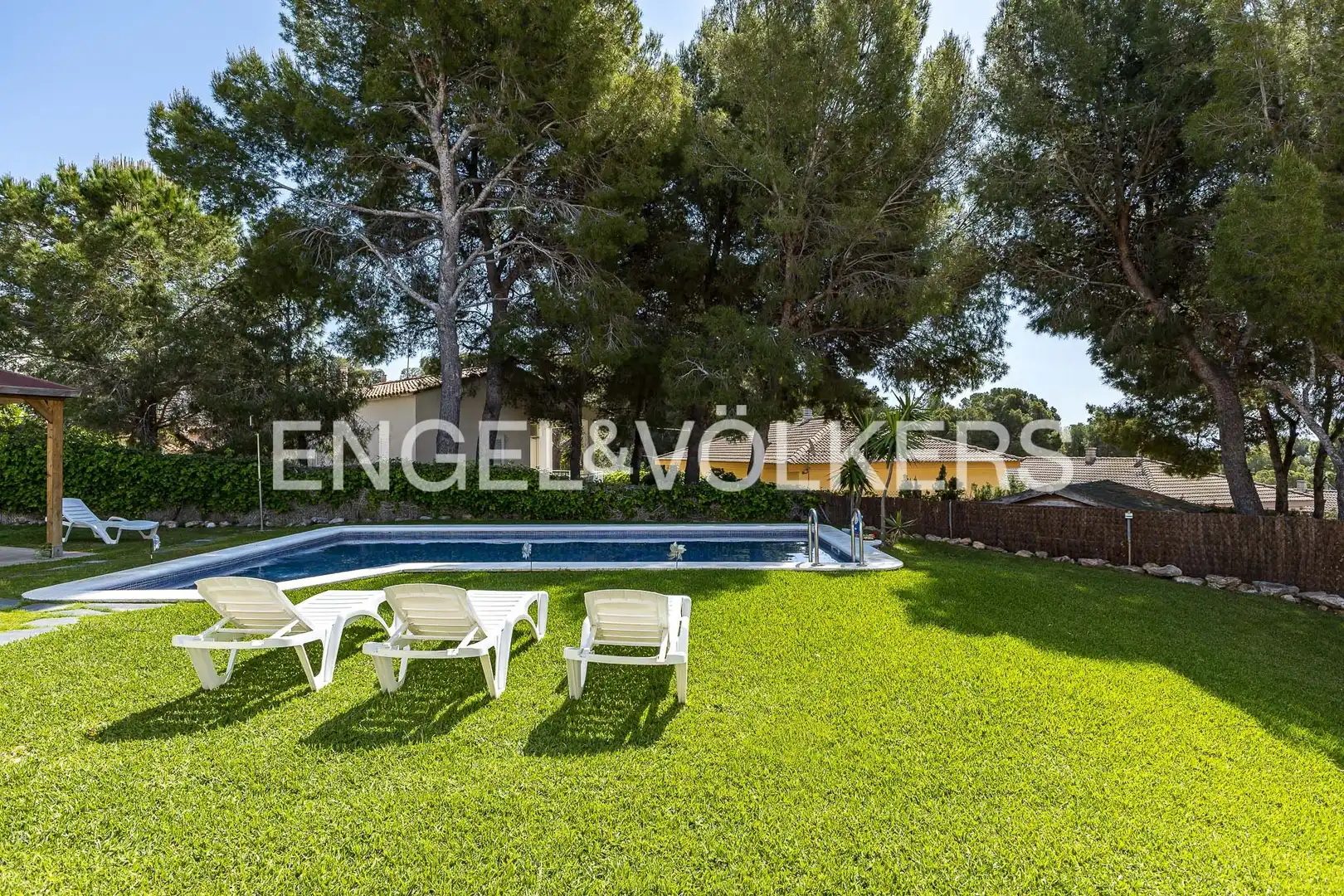 Piscina de Casa o chalet en venta en Calafell con Aire acondicionado, Calefacción y Jardín privado