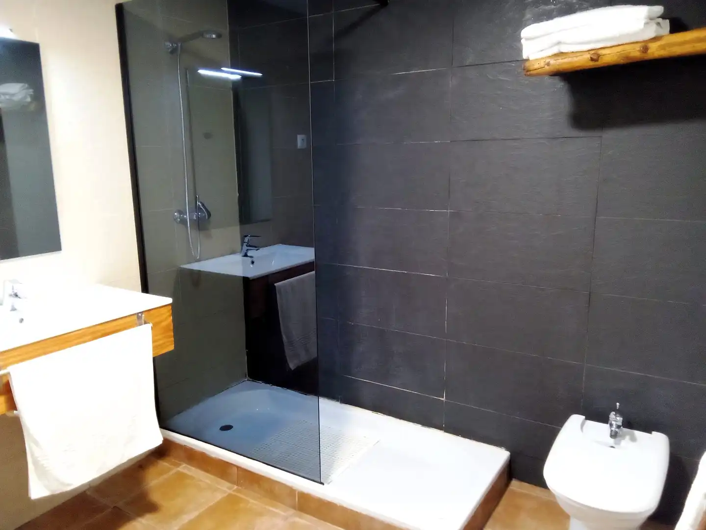 Baño de Casa o chalet en venta en Torre del Compte con Calefacción, Terraza y Balcón