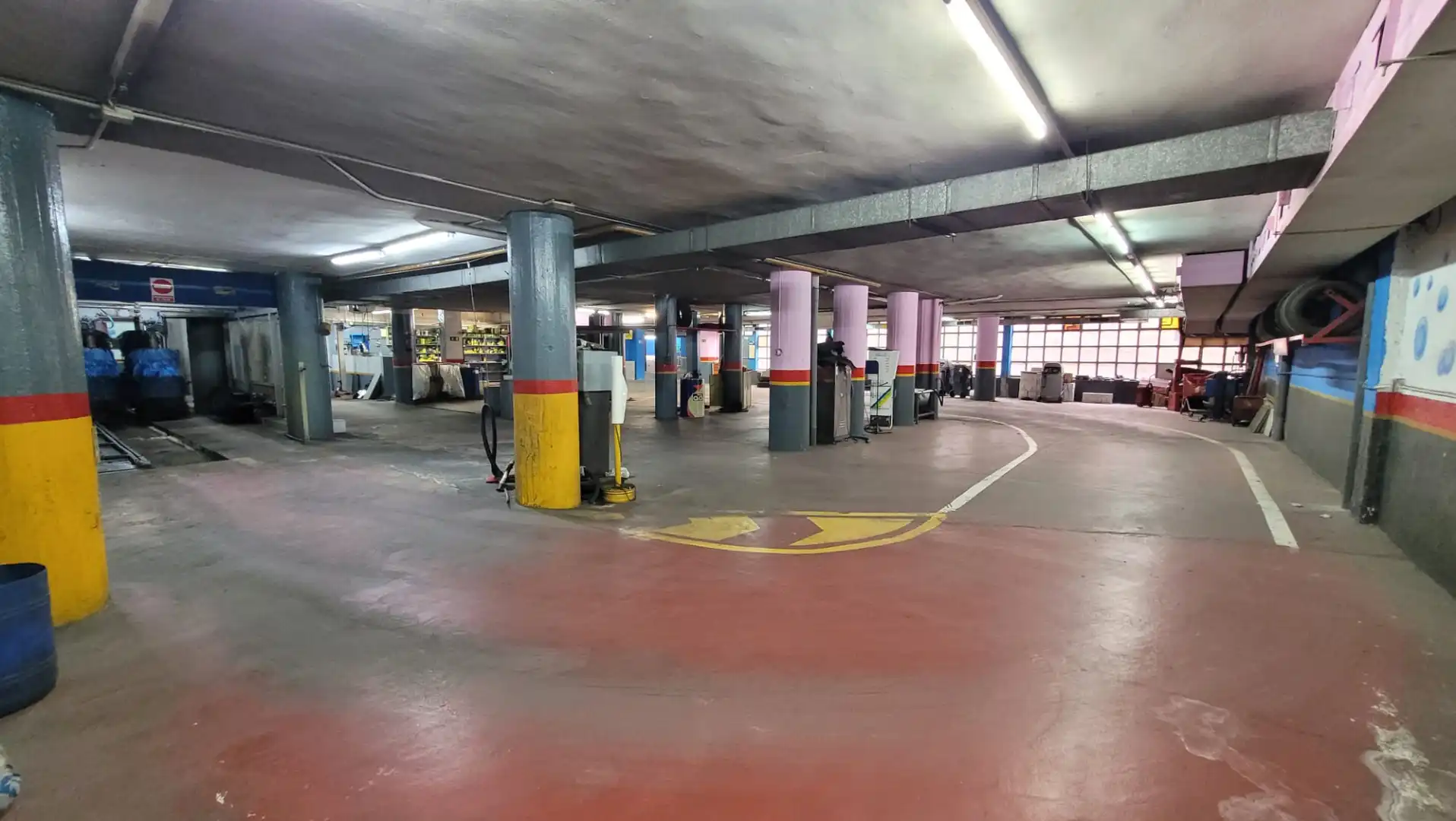 Aparcament de Nau industrial en venda en Madrid amb Alarma