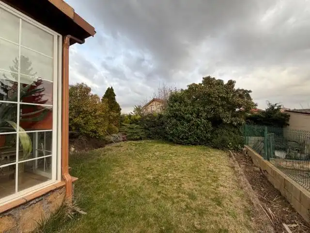 Garden of Houses for sale in Villaquilambre  with Air Conditioner, Heating and Private garden