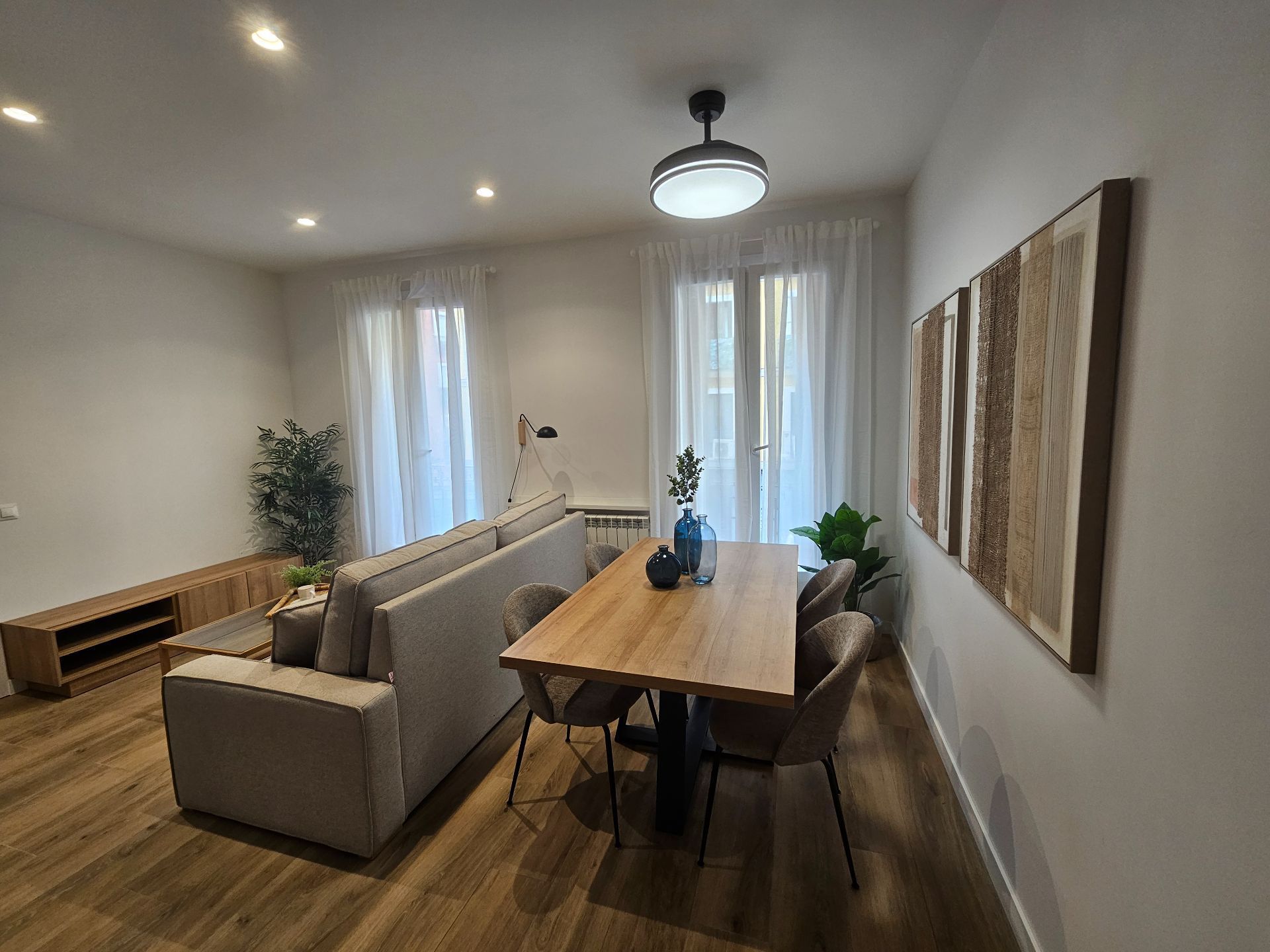 Comedor de Piso de alquiler en  Madrid Capital con Calefacción y Amueblado