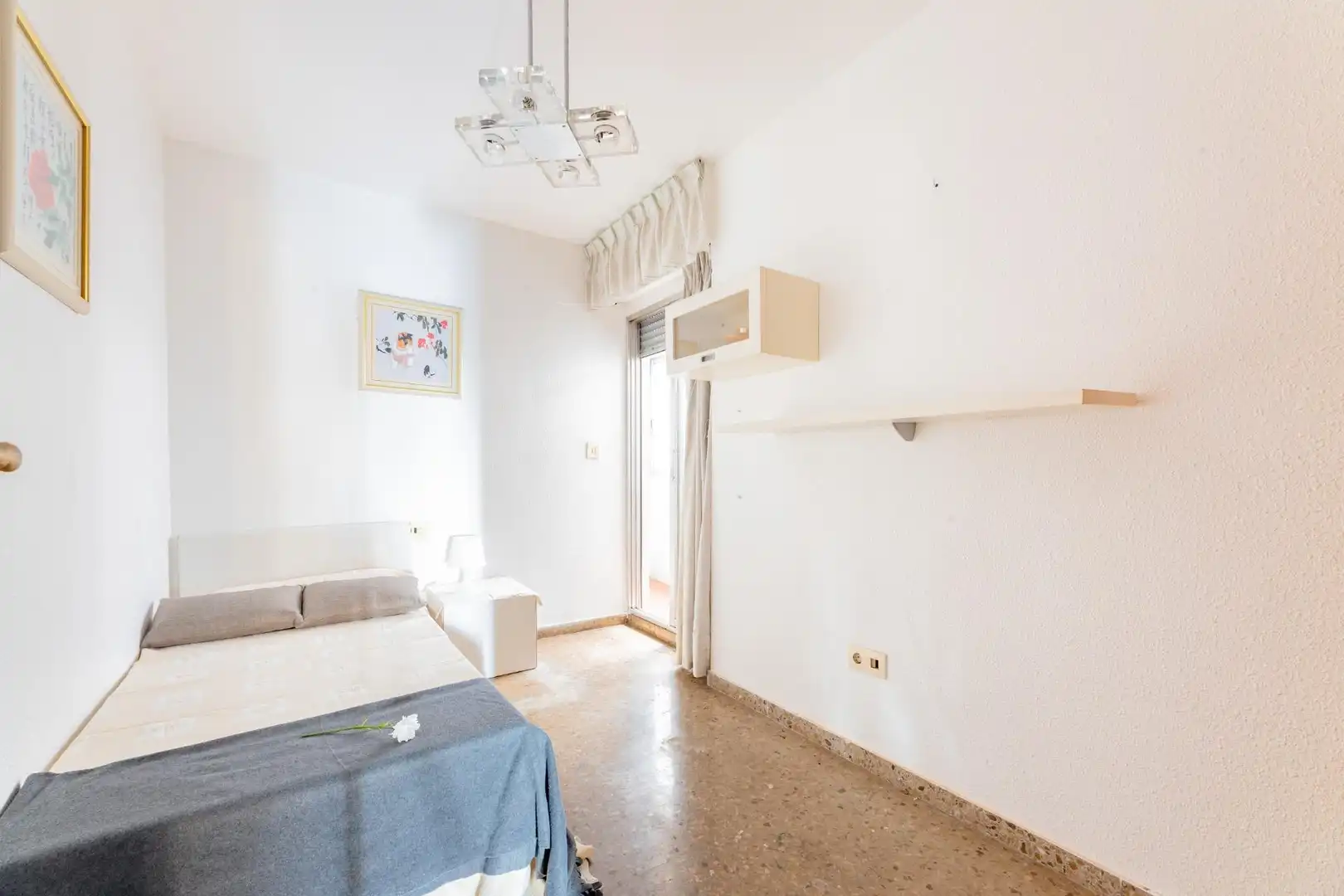 Habitación de Piso en venta en Valencia con Trastero, Balcón y Alarma