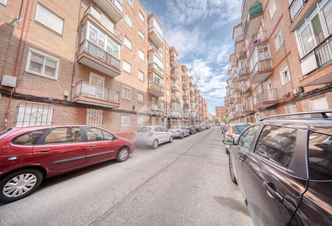 Vista exterior de Piso en venta en Valladolid con Balcón