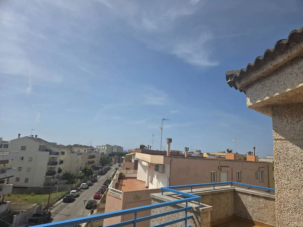 Vista exterior de Àtic en venda en Cunit amb Terrassa, Moblat i Balcó