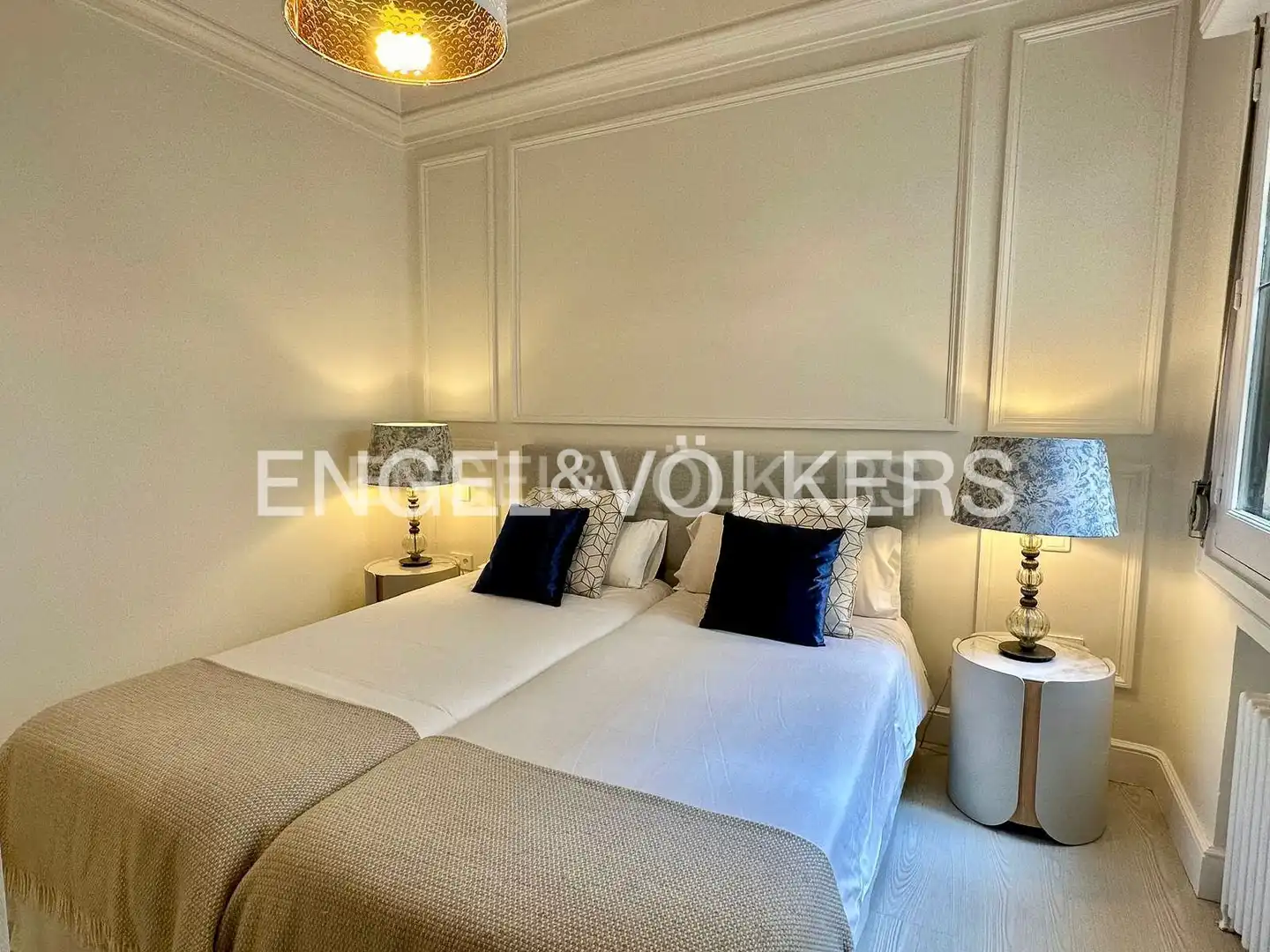 Bedroom of Flat for rent in Madrid  with Air Conditioner, Heating and Furnished