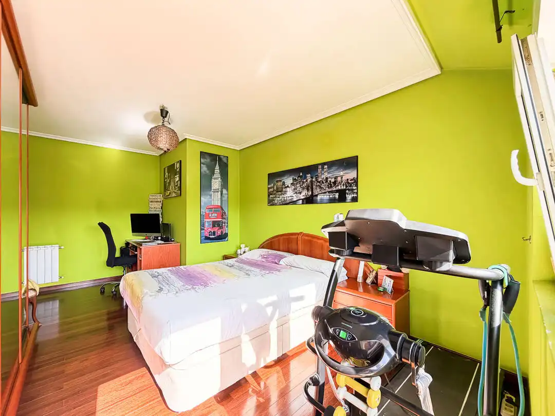 Habitación de Piso en venta en Santa Cruz de Bezana con Calefacción, Terraza y Trastero