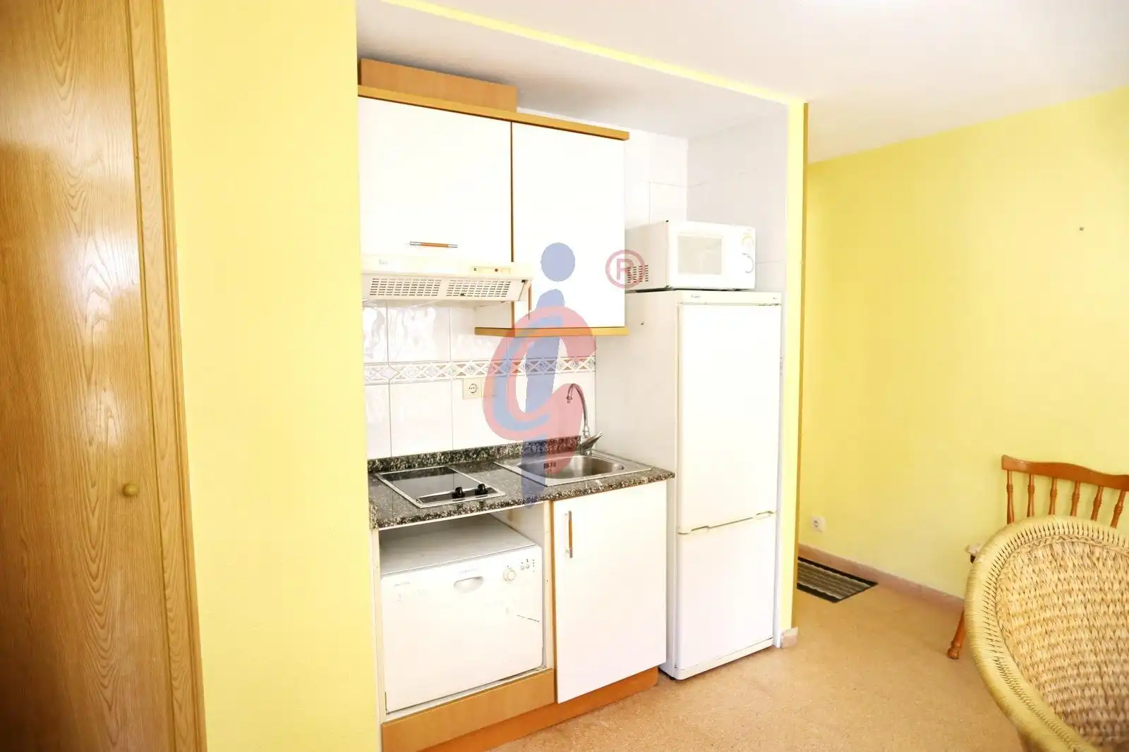 Cocina de Estudio en venta en Guardamar del Segura con Aire acondicionado y Balcón