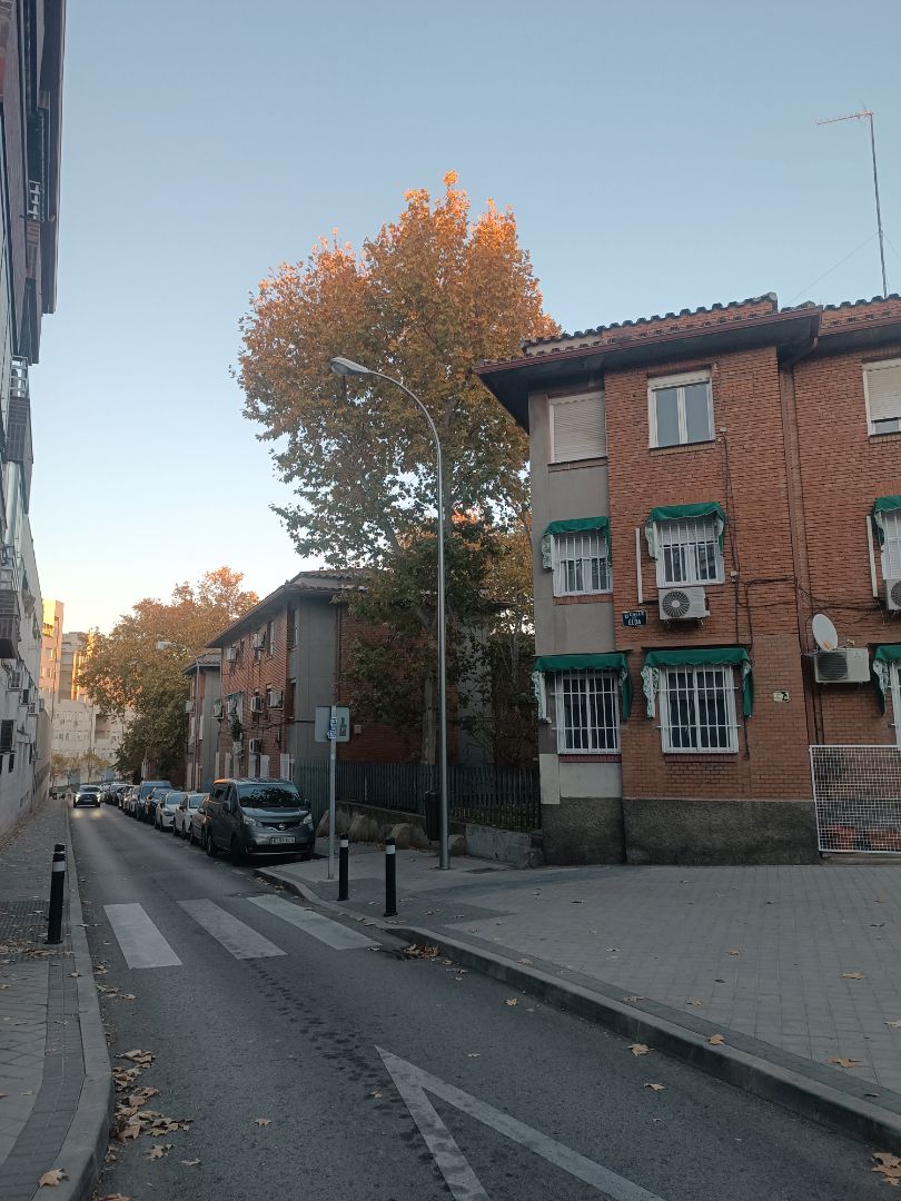 Vista exterior de Pis en venda en  Madrid Capital amb Calefacció i Parquet