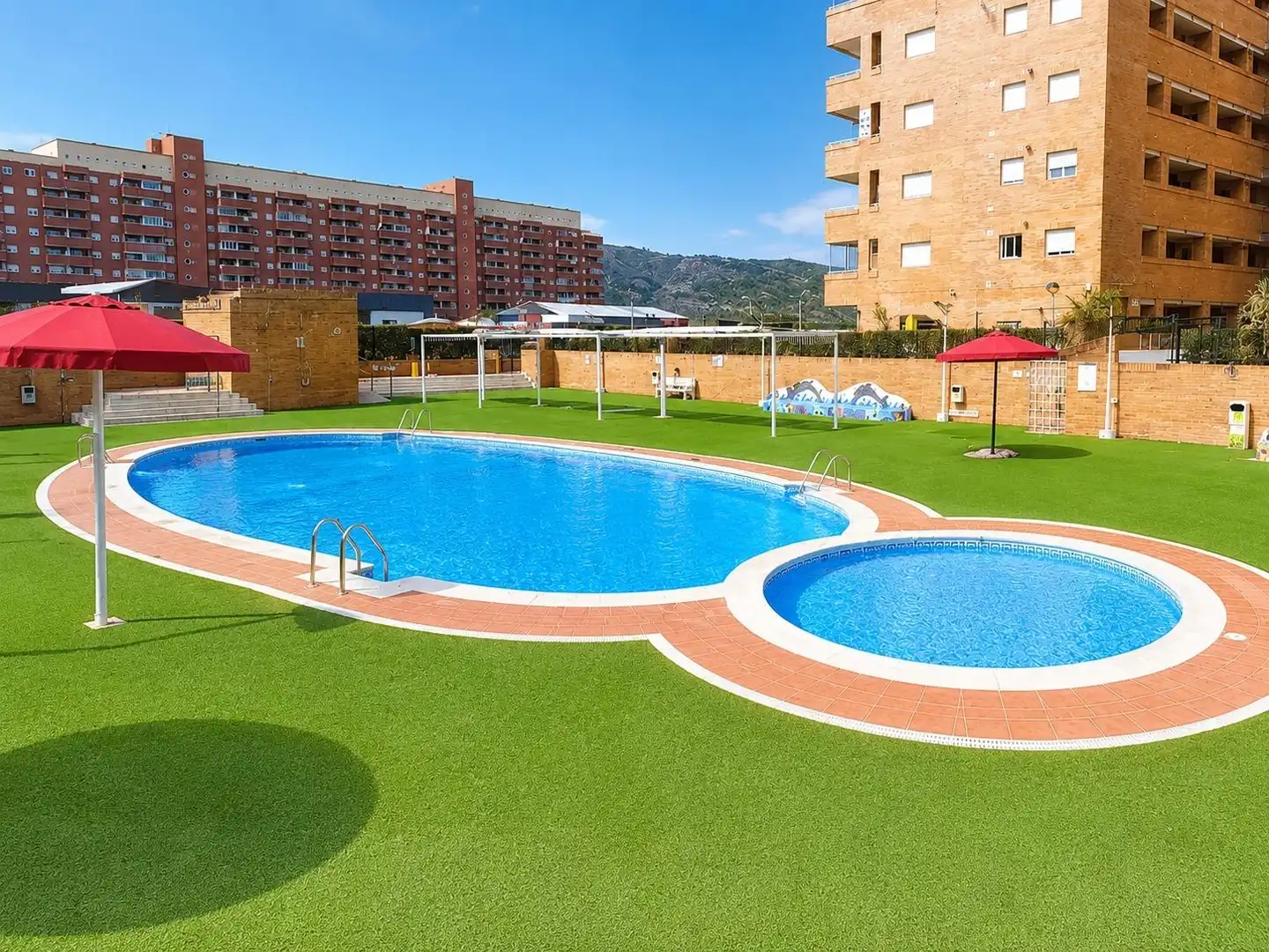 Apartament amb piscina en venda a Avenida CENTRAL 34