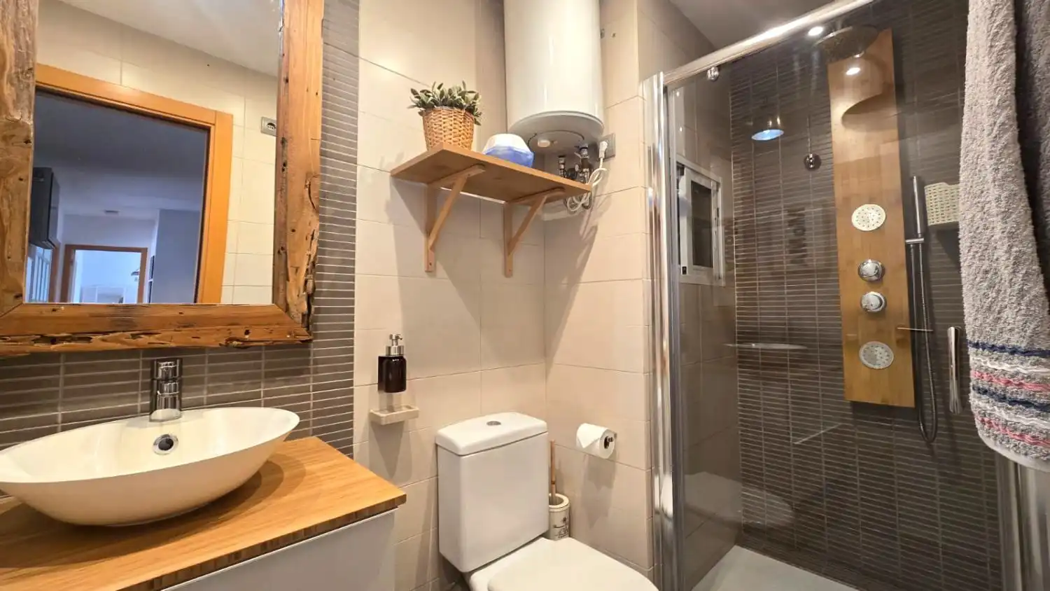 Baño de Piso de alquiler en Castellón de la Plana / Castelló de la Plana con Aire acondicionado y Terraza