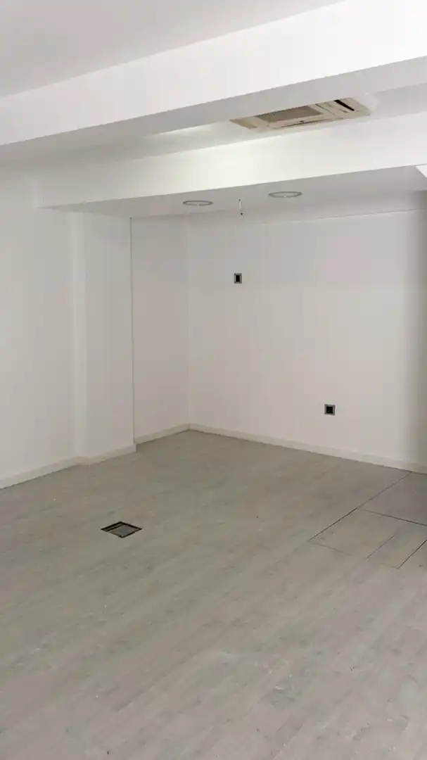 Geschaftsraum zum Verkauf in Valencia mit Klimaanlage und Parkett