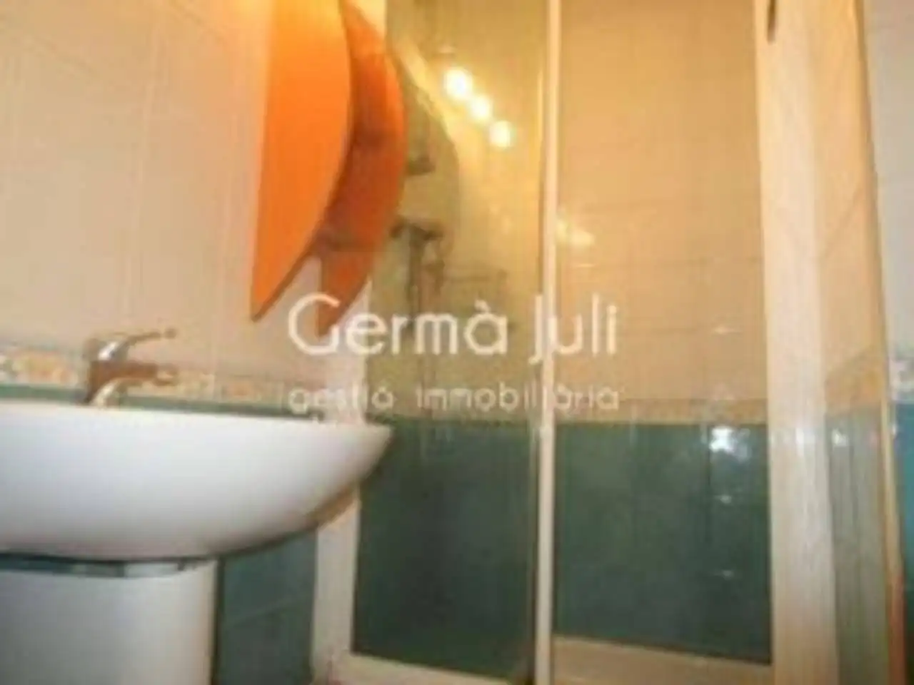 Bathroom of Flat for rent in Badalona  with Heating and Balcony