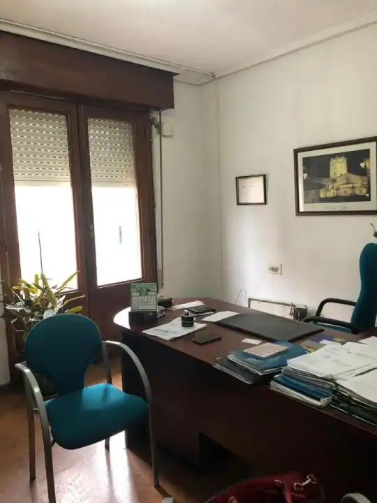 Büro mit Aufzug zur Miete in Centro