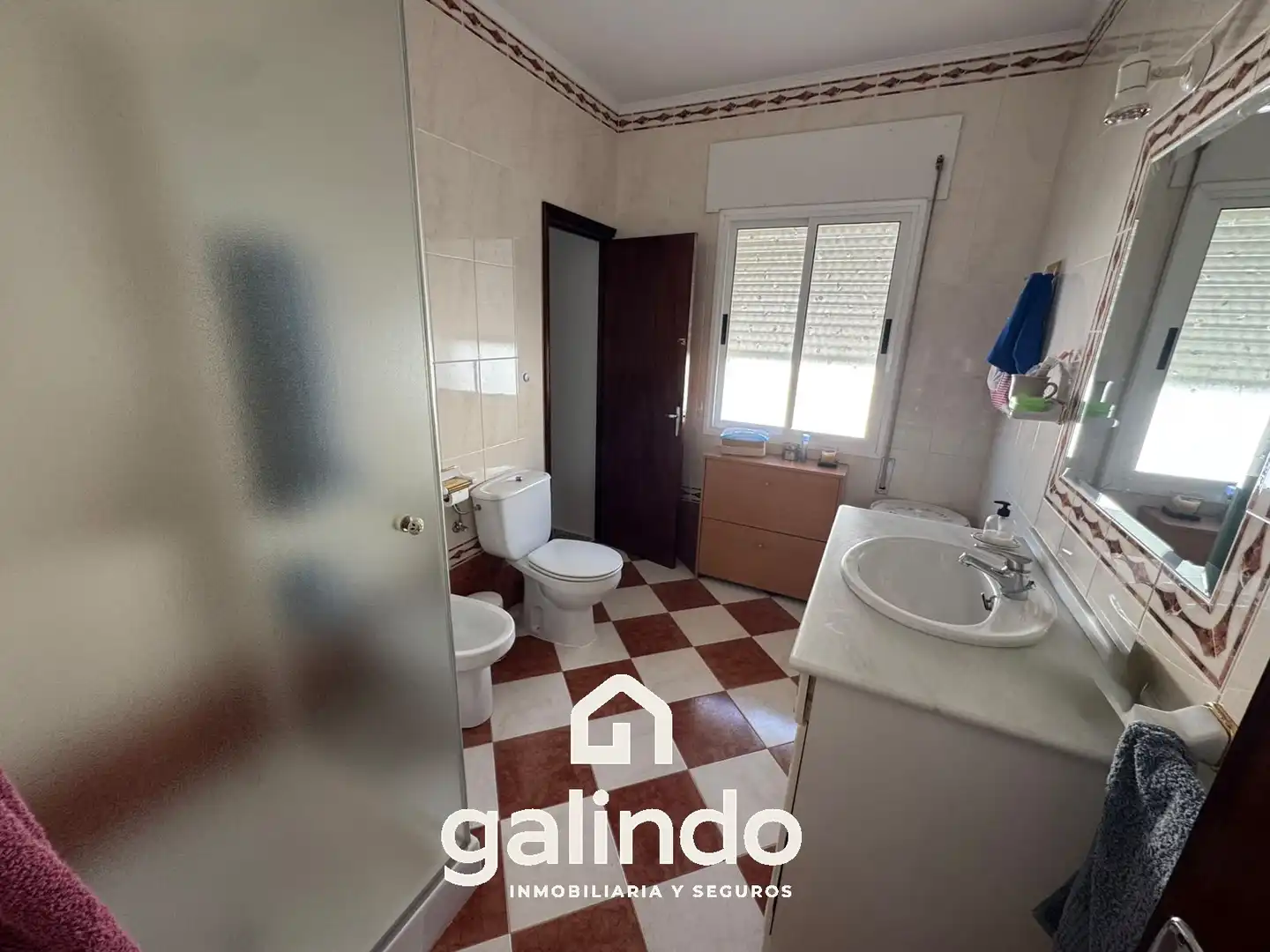 Bathroom of Flat for sale in Paradas