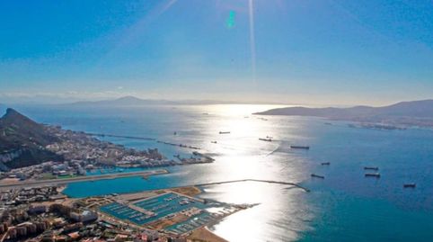 Foto 5 von Residential zum Verkauf in Calle Pinzones, 39, Huerta Fava - Santiago, La Línea de la Concepción